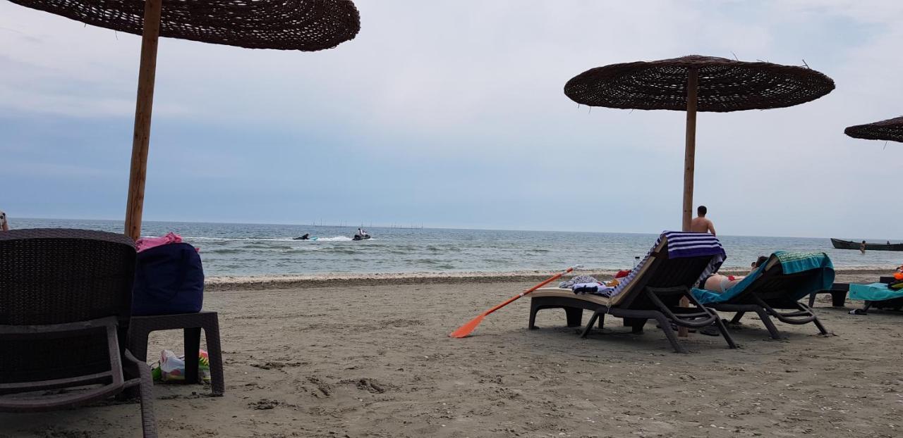 Mara By The Sea, Apartment Năvodari Buitenkant foto